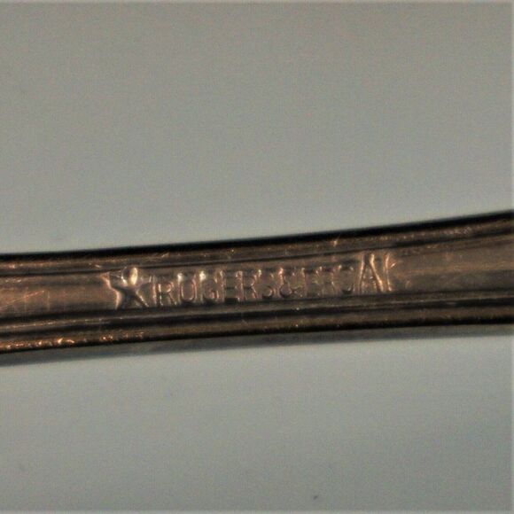Vintage Meat Serving Fork Rogers Bros 1903 Mystic Pattern Silverplate - Picture 7 of 7